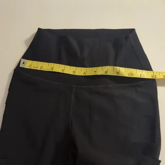 ALO Yoga Black Leggings With Side Cutout/Slashed Look - Picture 8 of 11